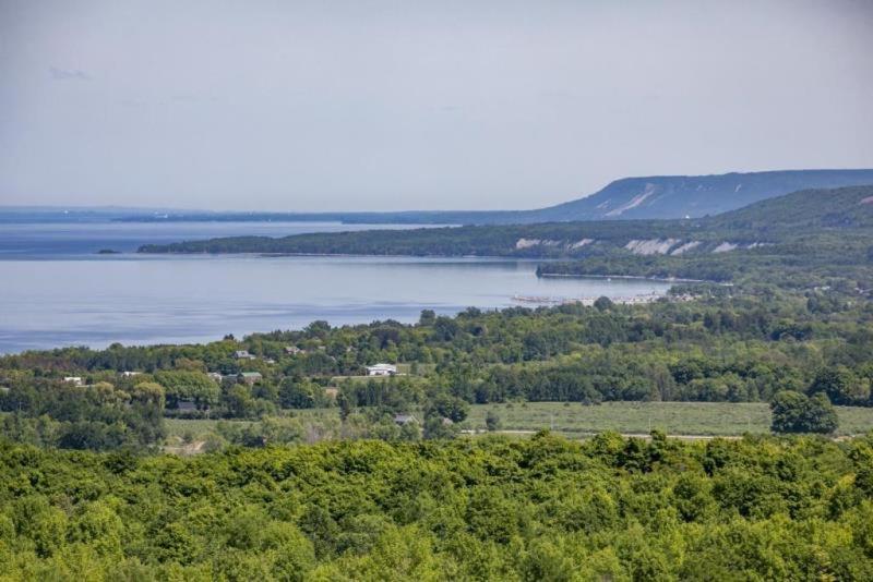 Irish Mountain Suites Meaford Exterior foto